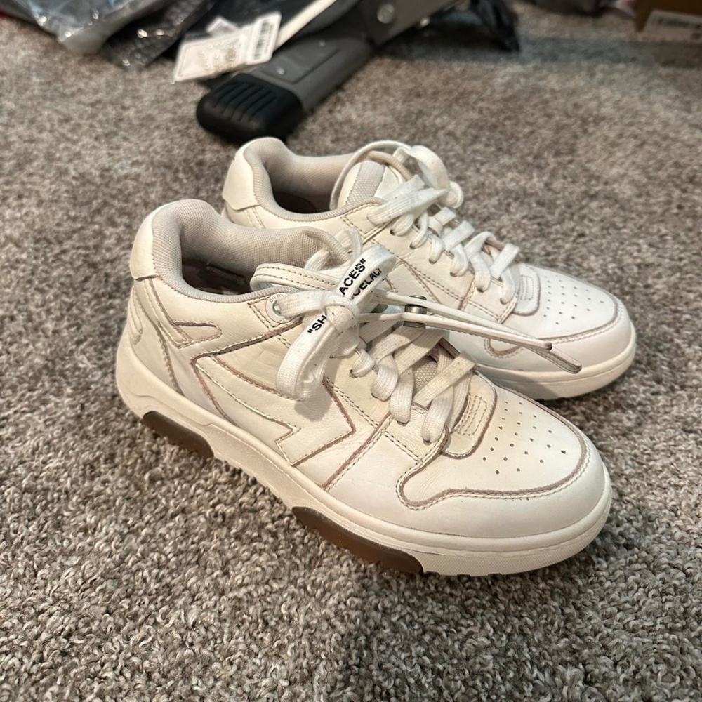 Off-White OUT OF Office Sneaker